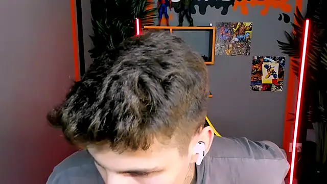 Snapshot of JackWolw chatting on 10-26-25, 05:46 JackWolw online show from 10-26-25, 05:46