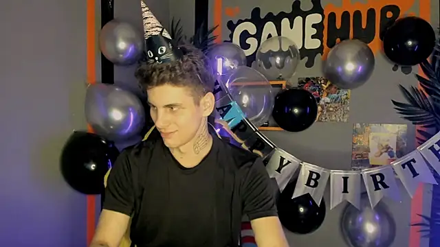 Snapshot of JackWolw chatting on 10-28-25, 09:13 JackWolw online show from 10-28-25, 09:13