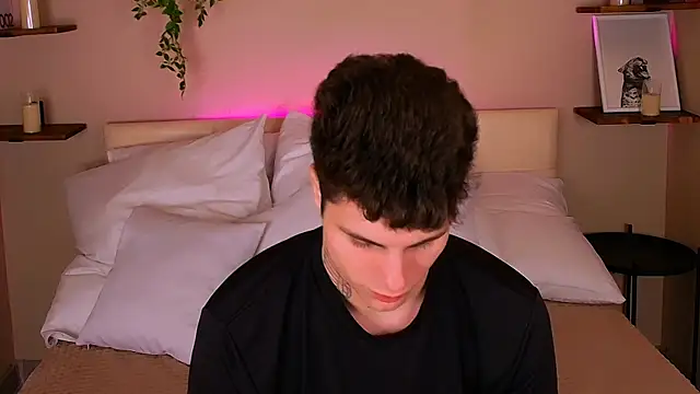 Snapshot of JackWolw chatting on 11-12-25, 10:09 JackWolw online show from 11-12-25, 10:09