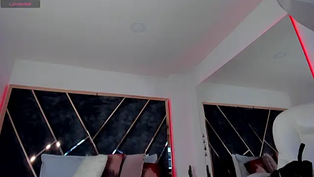 Snapshot of SusanaHenao chatting on 10-10-25, 05:34 SusanaHenao online show from 10-10-25, 05:34