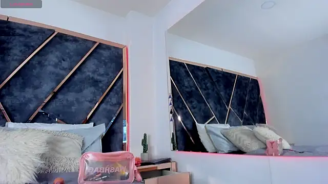 SusanaHenao online show from 12-04-25, 06:16