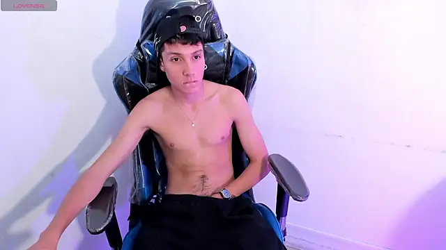 LittleDanny  online show from 02-11-26, 09:09