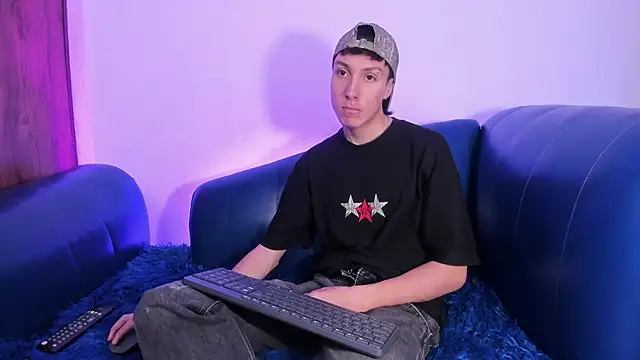 LittleDanny  online show from 04-21-26, 03:39