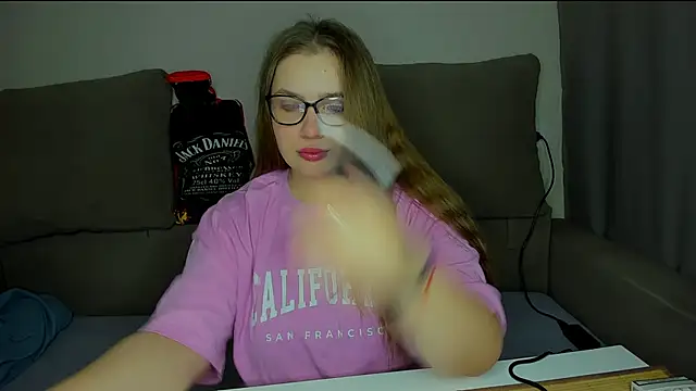 Snapshot of yourgem__ chatting on 12-19-25, 11:45 yourgem online show from 12-19-25, 11:45