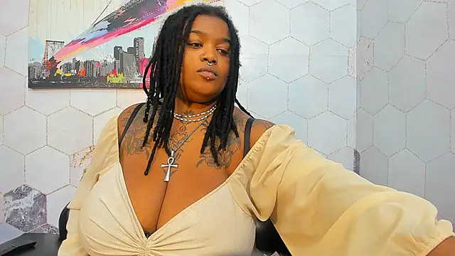 Snapshot of Anaa_Fuentess chatting on 02-13-26, 11:39 Anaa Fuentess online show from 02-13-26, 11:39