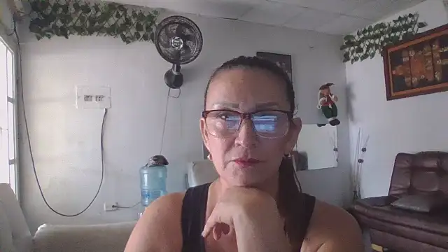 MiaVega online show from 10-29-25, 03:25