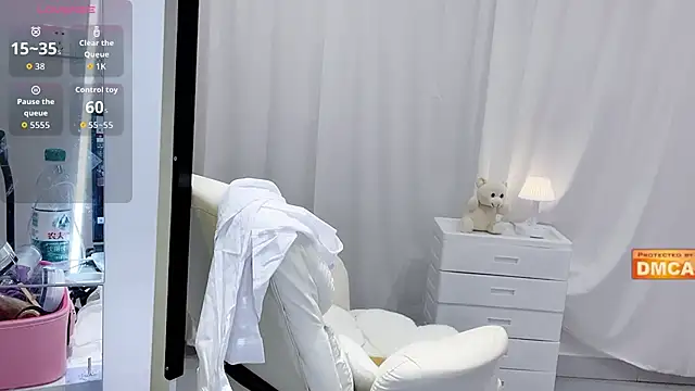 Snapshot of Nabi518- chatting on 10-18-25, 09:43 Nabi518- online show from 10-18-25, 09:43