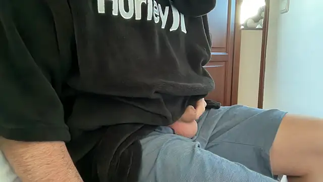 Snapshot of harrys74 chatting on 12-22-25, 10:34 harrys74 online show from 12-22-25, 10:34