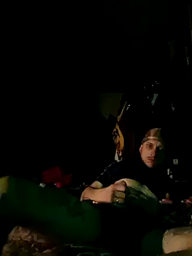 Snapshot of MODEST11_MMiILOO_AMARO chatting on 12-23-25, 04:10 MODEST11 MMiILOO AMARO online show from 12-23-25, 04:10