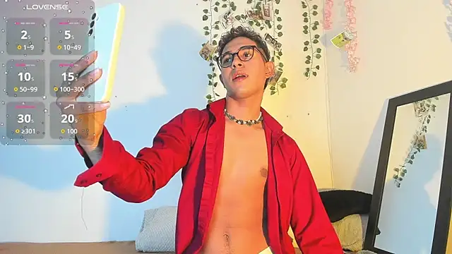 Snapshot of cute_sammy_1 chatting on 09-16-25, 03:18 cute sammy 1 online show from 09-16-25, 03:18