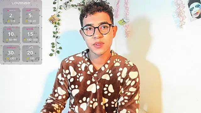 Snapshot of cute_sammy_1 chatting on 09-17-25, 11:23 cute sammy 1 online show from 09-17-25, 11:23