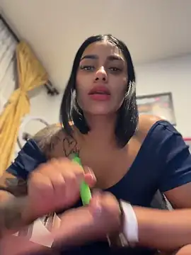 AlannaEvons online show from 04-21-26, 01:42