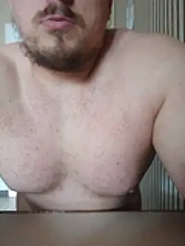 Snapshot of krysztalowy chatting on 06-01-26, 01:13 krysztalowy online show from 06-01-26, 01:13
