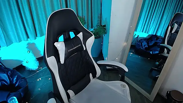 Snapshot of athenea_fox chatting on 12-03-25, 07:45 athenea fox online show from 12-03-25, 07:45