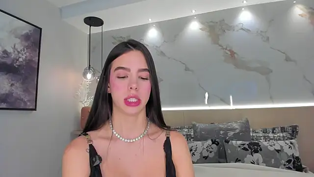 Snapshot of SolAvelar chatting on 06-07-26, 11:19 SolAvelar online show from 06-07-26, 11:19