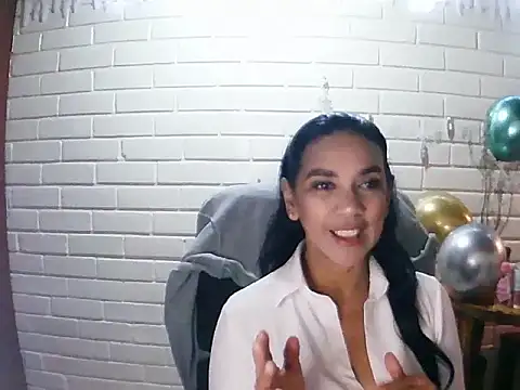 MiiaVelasquez online show from 11-21-25, 04:11