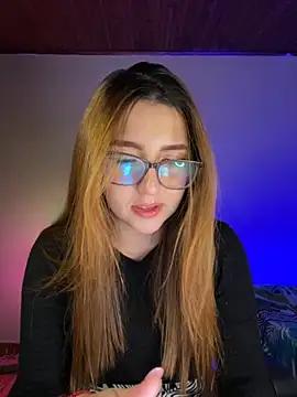 CoraVibes online show from 09-18-25, 07:38