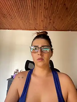 CoraVibes online show from 10-04-25, 08:07