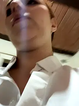 CoraVibes online show from 10-18-25, 11:44