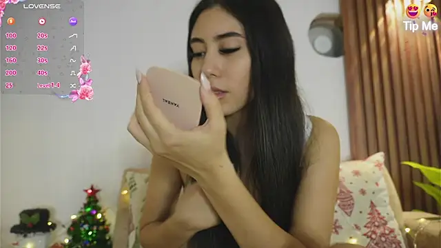 Roxybeautyy online show from 11-15-25, 10:04