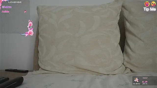 Roxybeautyy online show from 03-24-26, 09:25