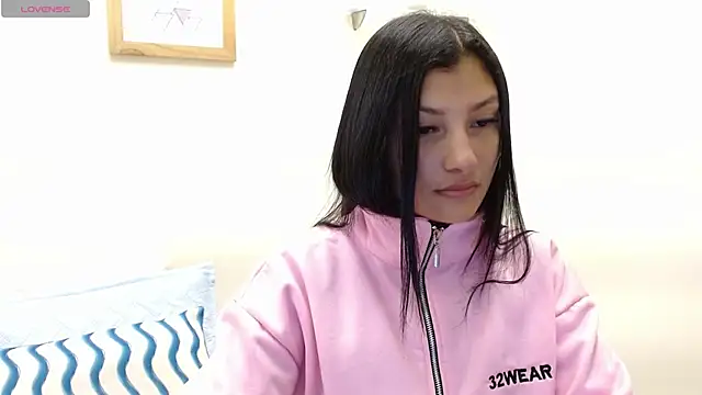 Snapshot of louis_k chatting on 12-14-25, 11:26 louis k online show from 12-14-25, 11:26