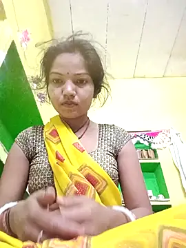 Snapshot of Seema_guptaji chatting on 12-13-25, 10:04 Seema guptaji online show from 12-13-25, 10:04