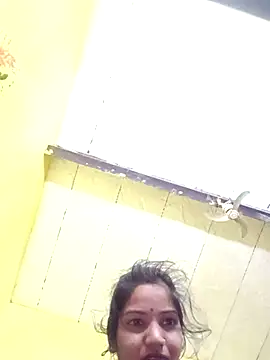 Snapshot of Seema_guptaji chatting on 12-15-25, 09:52 Seema guptaji online show from 12-15-25, 09:52