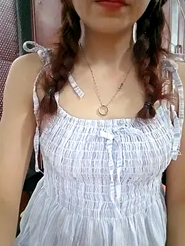 Snapshot of MyMy08 chatting on 09-21-25, 02:29 MyMy08 online show from 09-21-25, 02:29