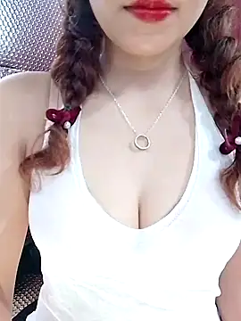 Snapshot of MyMy08 chatting on 10-11-25, 12:58 MyMy08 online show from 10-11-25, 12:58