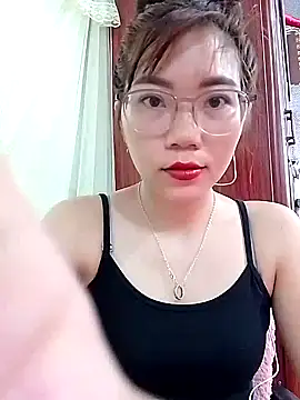 Snapshot of MyMy08 chatting on 12-03-25, 12:25 MyMy08 online show from 12-03-25, 12:25