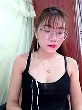 Snapshot of MyMy08 chatting on 12-16-25, 12:37 MyMy08 online show from 12-16-25, 12:37