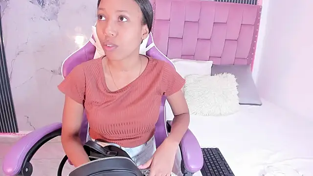 Mia Duarte1 online show from 10-03-25, 07:22