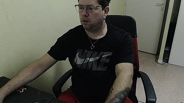 blueandwhite1 online show from 12-14-24, 08:34