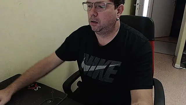 blueandwhite1 online show from 12-14-24, 11:39