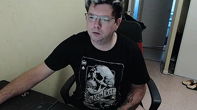 blueandwhite1 online show from 12-30-24, 08:10