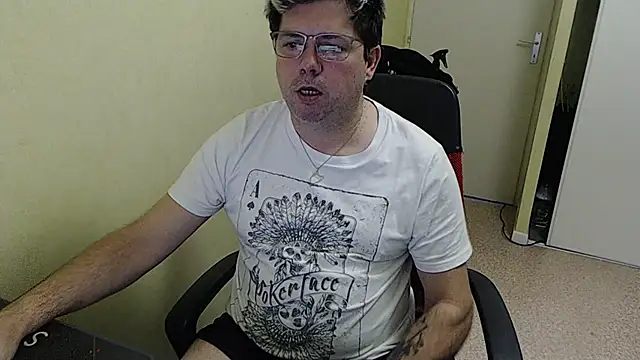 blueandwhite1 online show from 01-08-25, 08:27