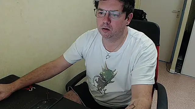 blueandwhite1 online show from 01-15-25, 08:09