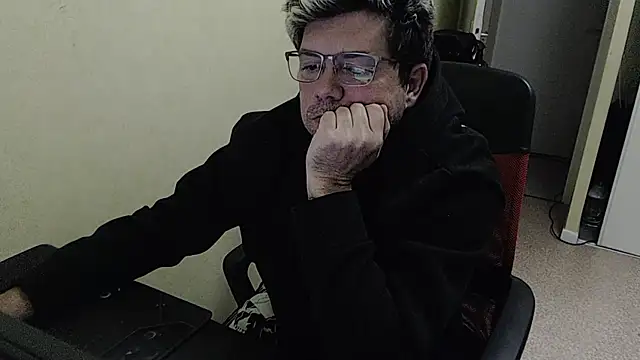 blueandwhite1 online show from 01-17-25, 10:12