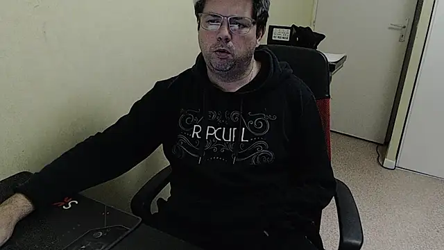 blueandwhite1 online show from 01-25-25, 05:08