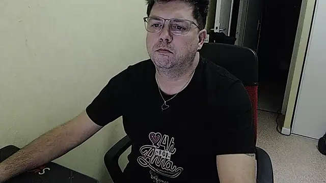 blueandwhite1 online show from 01-30-25, 06:21