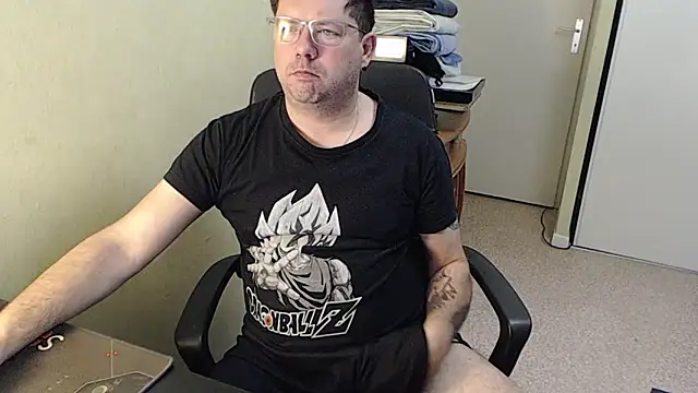 blueandwhite1 online show from 02-05-25, 08:21