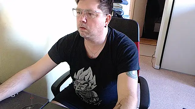 blueandwhite1 online show from 02-06-25, 03:31