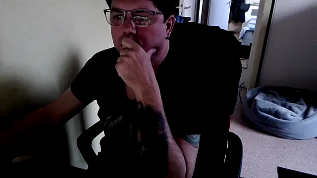 blueandwhite1 online show from 03-03-25, 05:18