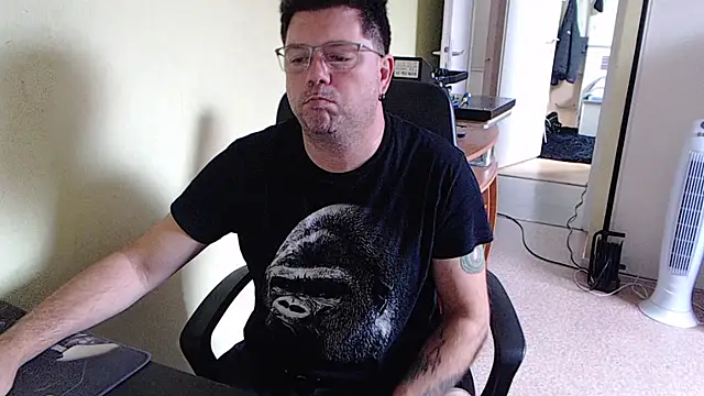 blueandwhite1 online show from 09-20-25, 07:53