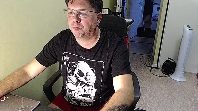 blueandwhite1 online show from 11-07-25, 04:18