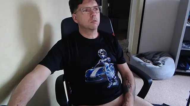 blueandwhite1 online show from 06-02-26, 03:47