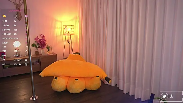 Snapshot of Just__dani chatting on 02-15-26, 09:44 Just dani online show from 02-15-26, 09:44