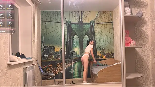 Snapshot of TianaWidell chatting on 10-26-25, 01:39 TianaWidell online show from 10-26-25, 01:39