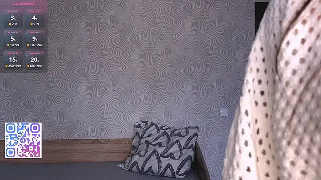 Snapshot of TianaWidell chatting on 11-26-25, 05:08 TianaWidell online show from 11-26-25, 05:08